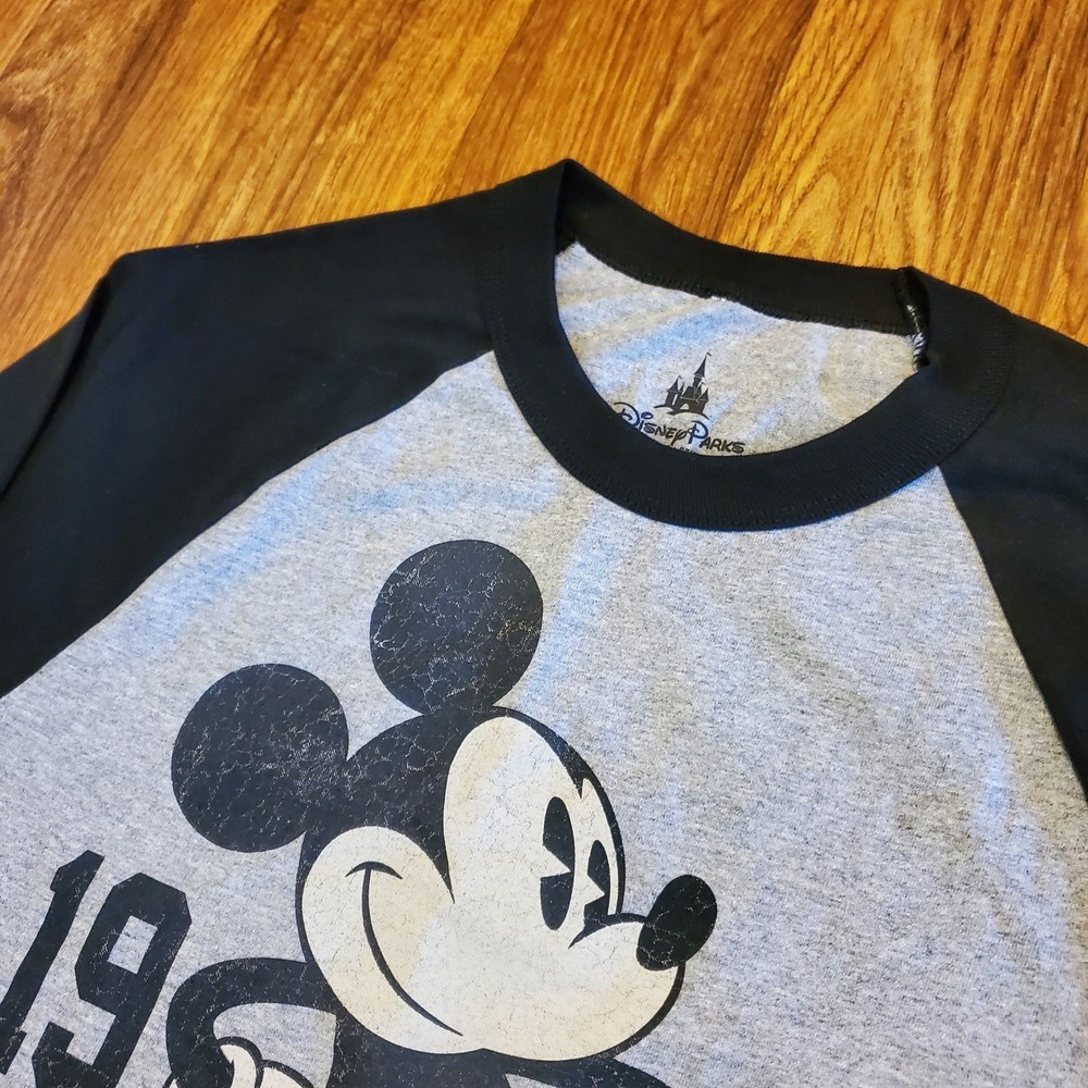 Mickey Mouse Shirt Women M Gray Raglan Spirit Jersey 3/4 Sleeve Disney Parks NEW